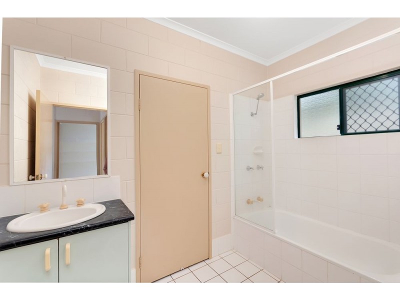 13 Opaline Close, Brinsmead QLD 4870