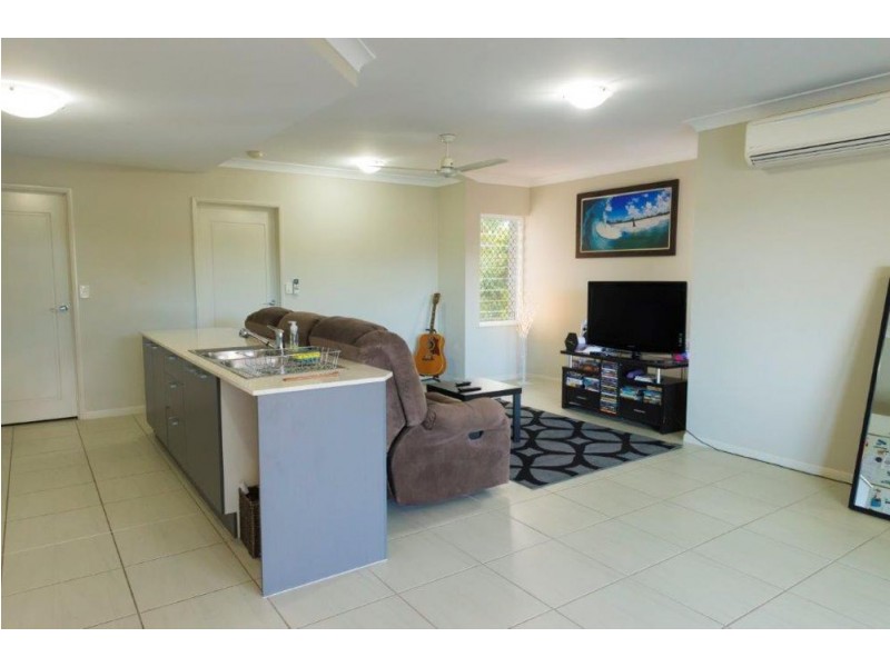 5/109 Callaghan Street, Mooroobool QLD 4870