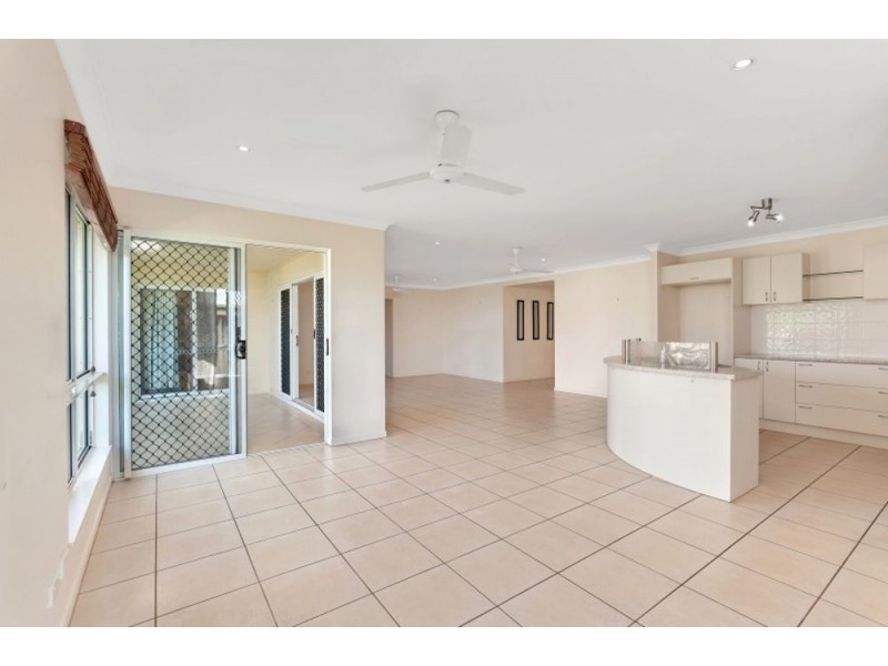 15 Fitzmaurice Drive, Bentley Park QLD 4869