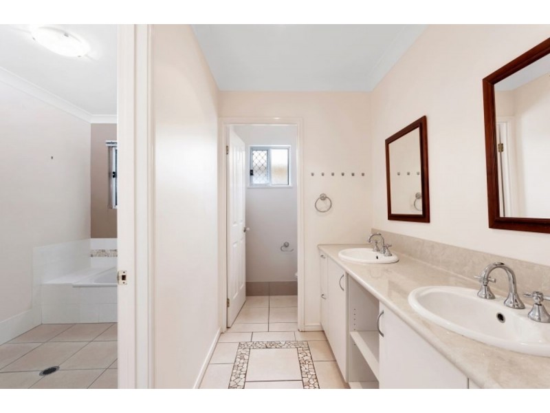 15 Fitzmaurice Drive, Bentley Park QLD 4869