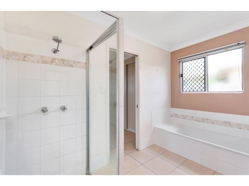 15 Fitzmaurice Drive, Bentley Park QLD 4869