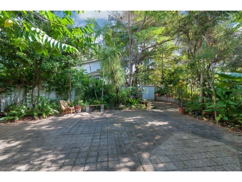 2/387-389 Mayers Street, Edge Hill QLD 4870