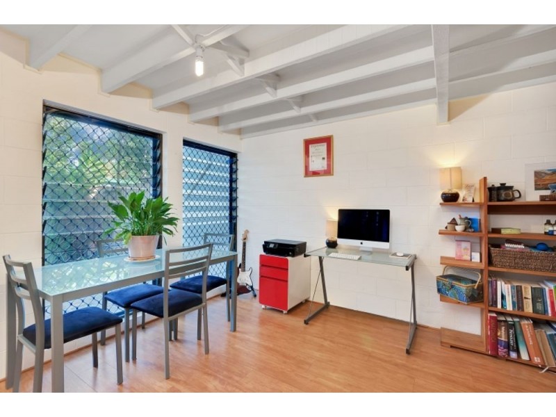 2/387-389 Mayers Street, Edge Hill QLD 4870
