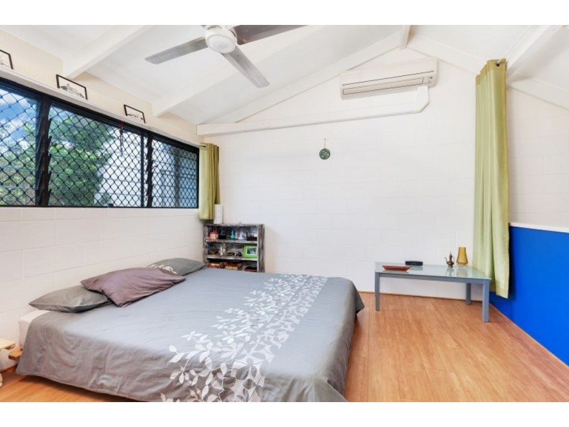 2/387-389 Mayers Street, Edge Hill QLD 4870