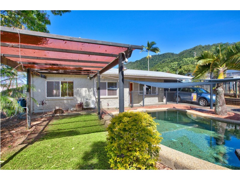 6 Milford Close, Kanimbla QLD 4870