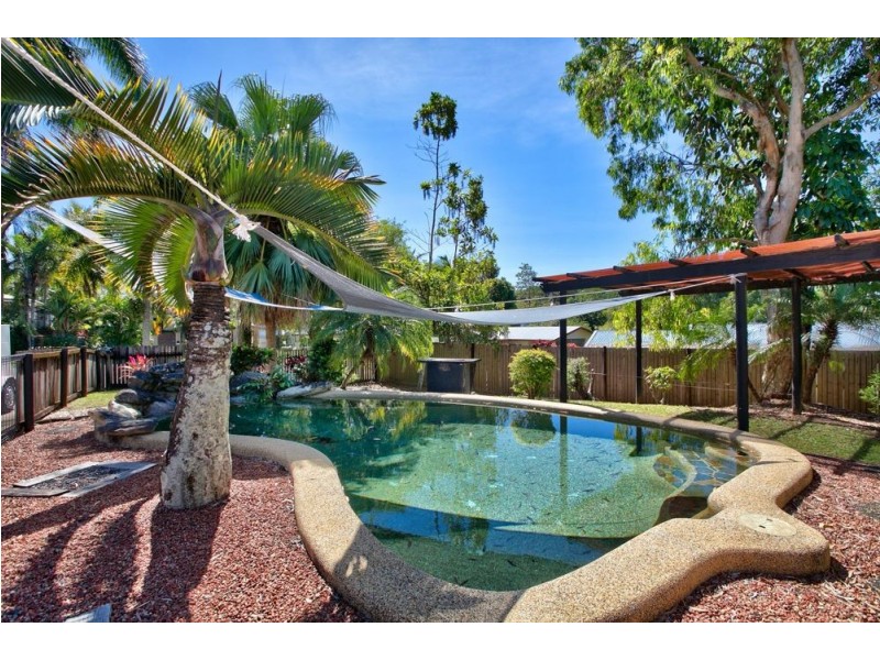 6 Milford Close, Kanimbla QLD 4870