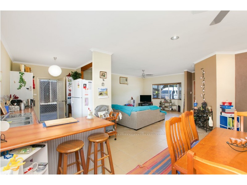 6 Milford Close, Kanimbla QLD 4870