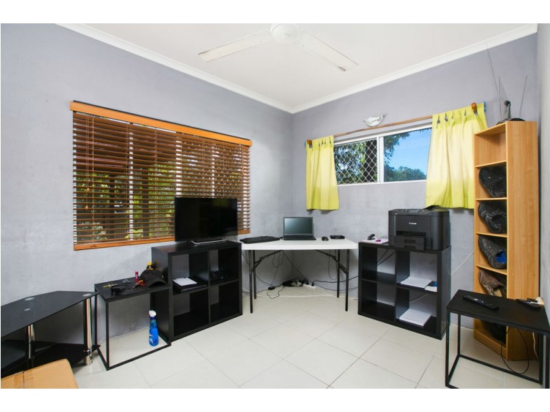 6 Milford Close, Kanimbla QLD 4870
