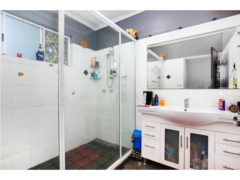 6 Milford Close, Kanimbla QLD 4870