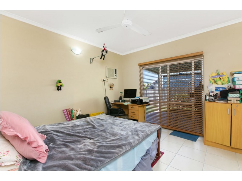 6 Milford Close, Kanimbla QLD 4870
