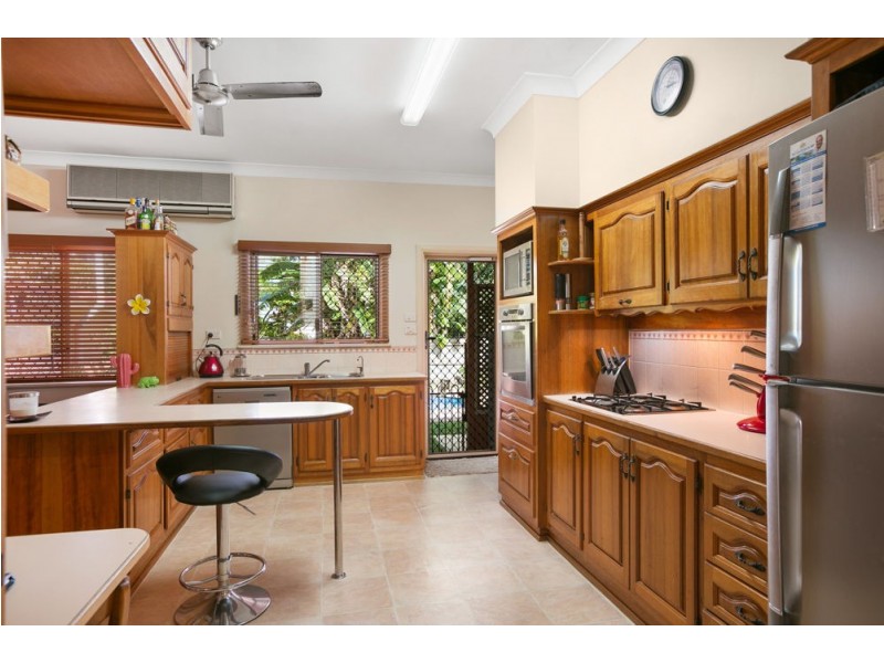 10 Card Avenue, Manunda QLD 4870