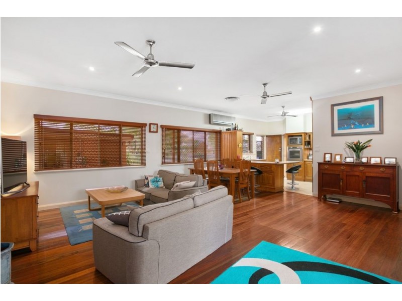 10 Card Avenue, Manunda QLD 4870