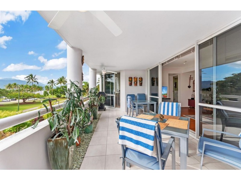 8/279 Esplanade, Cairns North QLD 4870