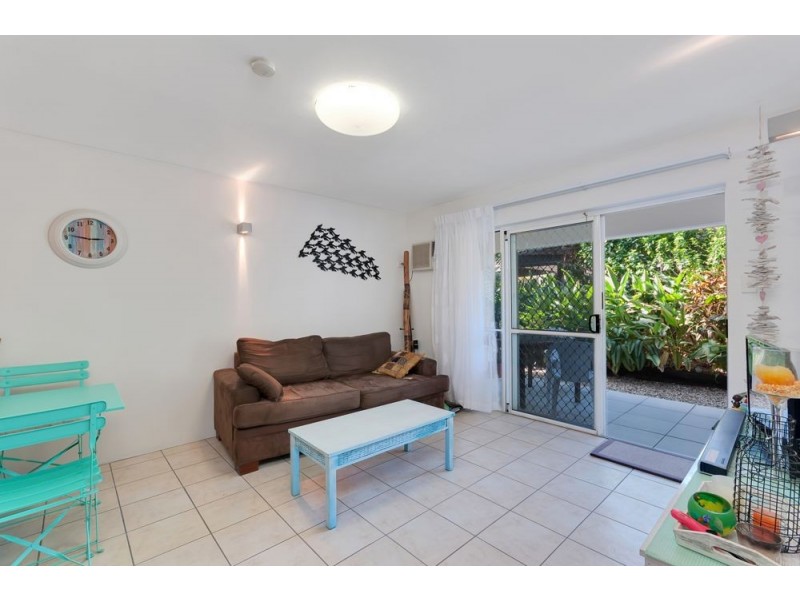 4/239 Lake Street, Cairns North QLD 4870