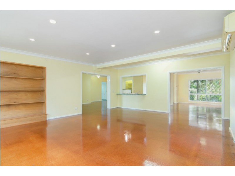 11 Travolta Close, White Rock QLD 4868