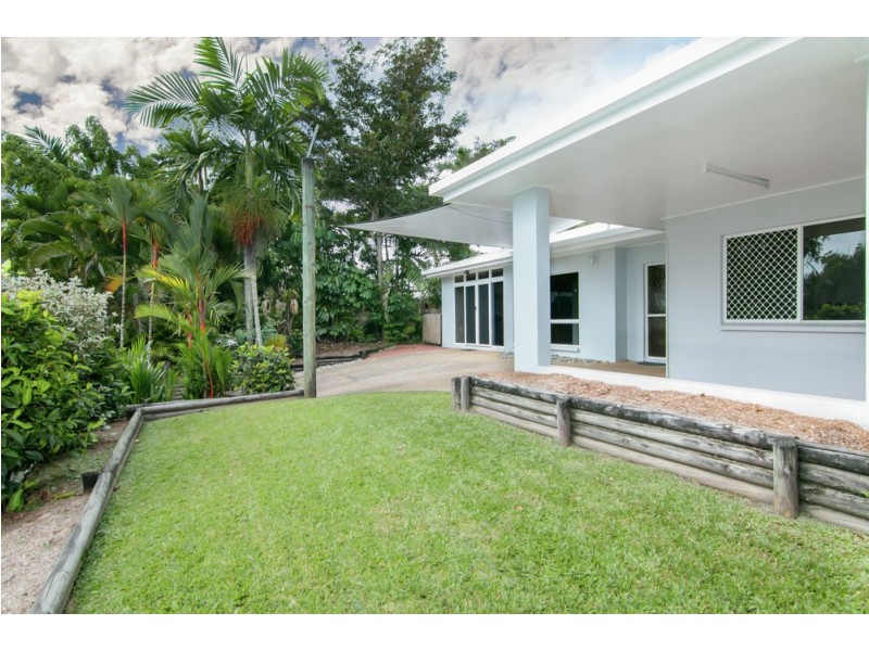 11 Travolta Close, White Rock QLD 4868