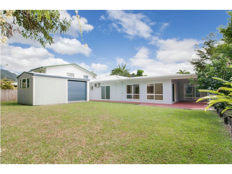 11 Travolta Close, White Rock QLD 4868