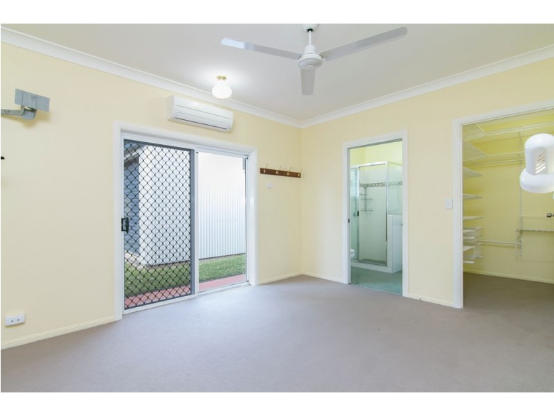 11 Travolta Close, White Rock QLD 4868