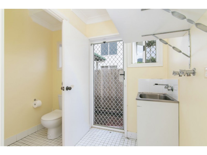 11 Travolta Close, White Rock QLD 4868