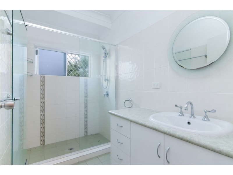 11 Travolta Close, White Rock QLD 4868