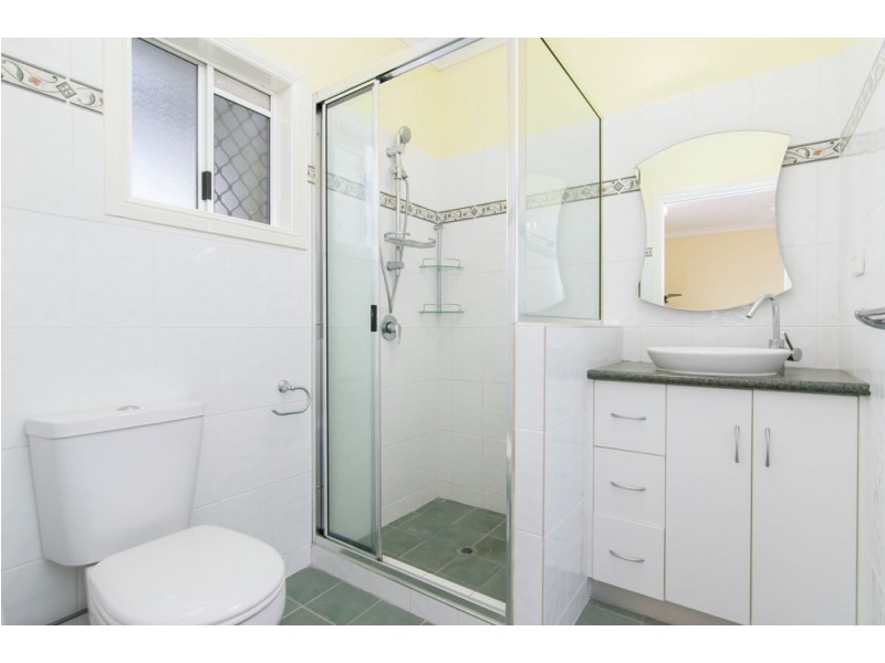 11 Travolta Close, White Rock QLD 4868