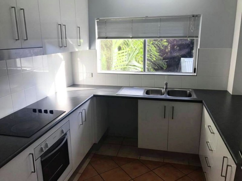5/303 Lake Street, Cairns North QLD 4870
