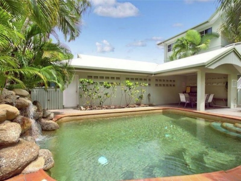 5/303 Lake Street, Cairns North QLD 4870