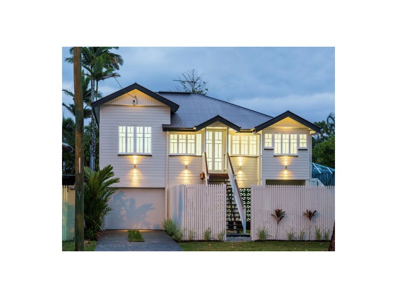 301 Mcleod Street, Cairns North QLD 4870