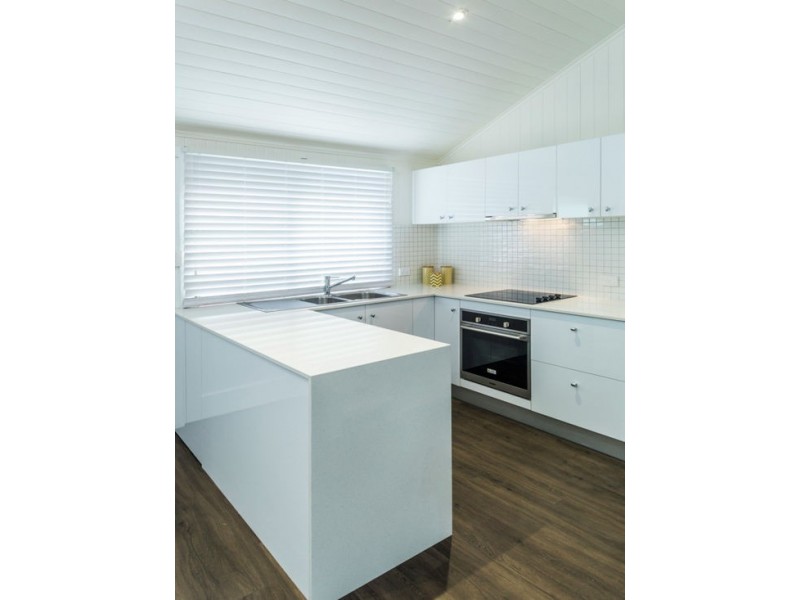 301 Mcleod Street, Cairns North QLD 4870