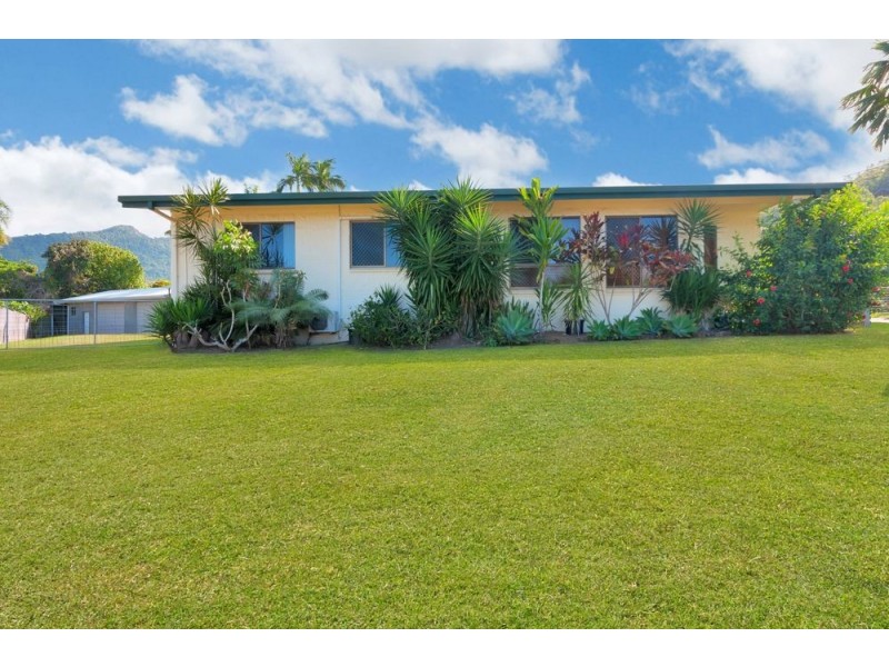 13 Marian Close, Smithfield QLD 4878