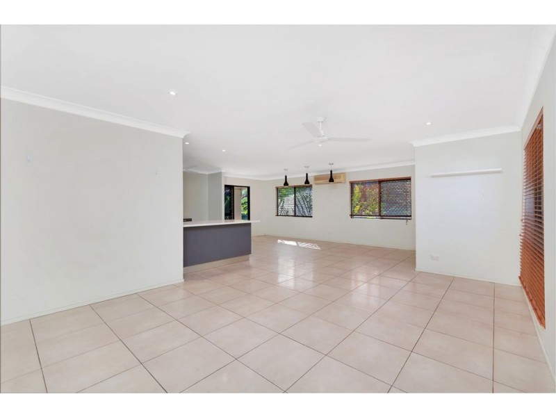 13 Marian Close, Smithfield QLD 4878