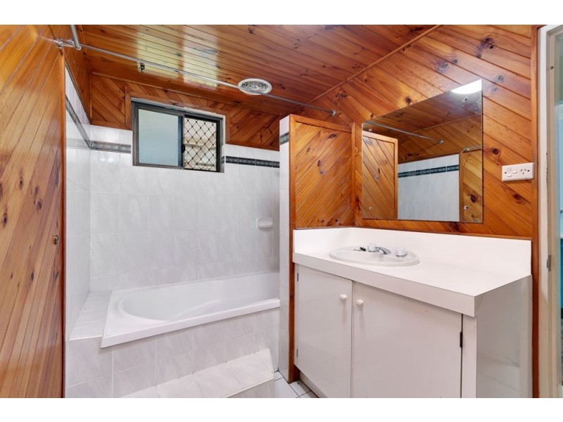 13 Marian Close, Smithfield QLD 4878