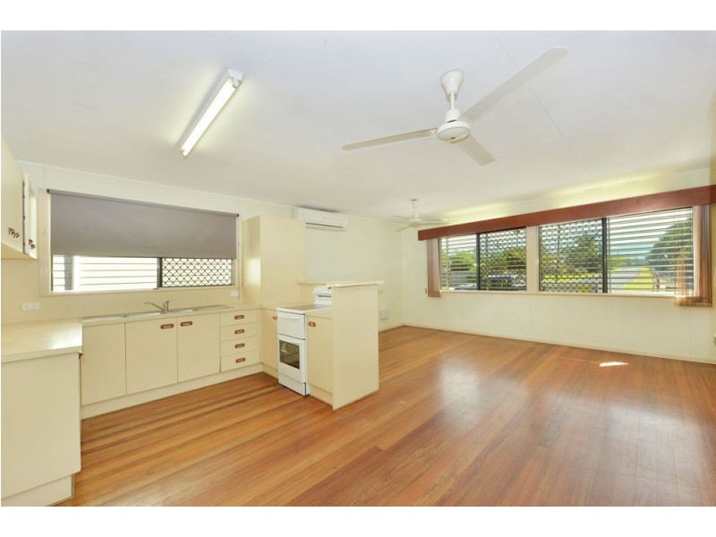 294 Pease Street, Edge Hill QLD 4870