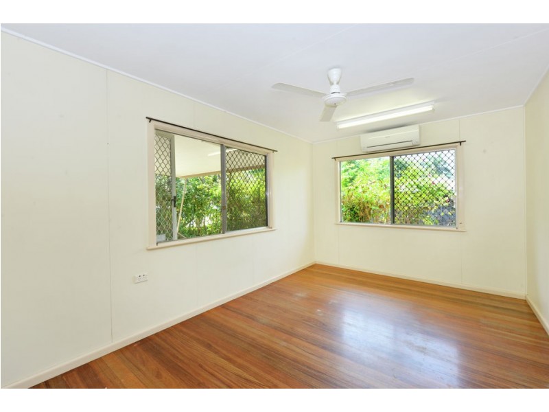 294 Pease Street, Edge Hill QLD 4870