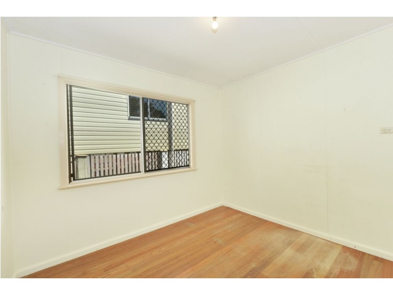 294 Pease Street, Edge Hill QLD 4870
