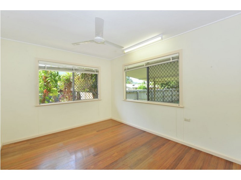 294 Pease Street, Edge Hill QLD 4870