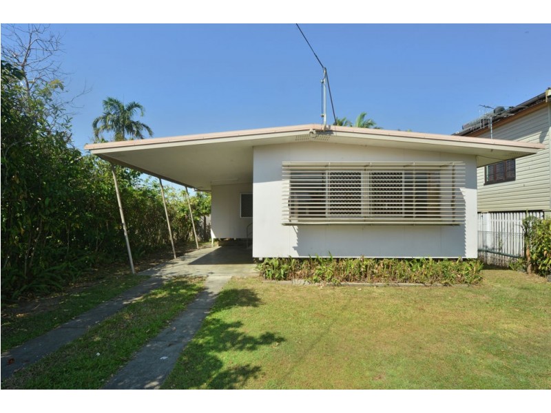 294 Pease Street, Edge Hill QLD 4870