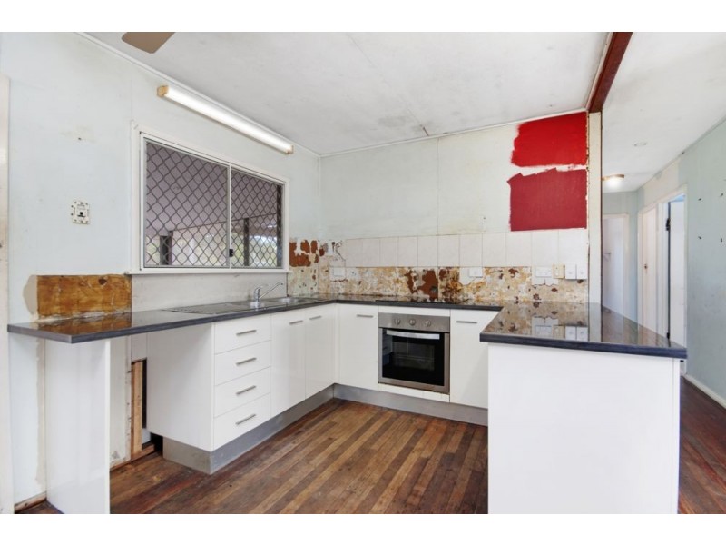 38 Oak Street, Holloways Beach QLD 4878