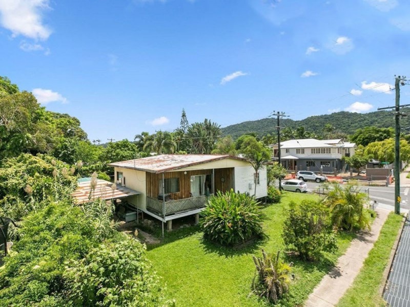 277 Pease Street, Edge Hill QLD 4870