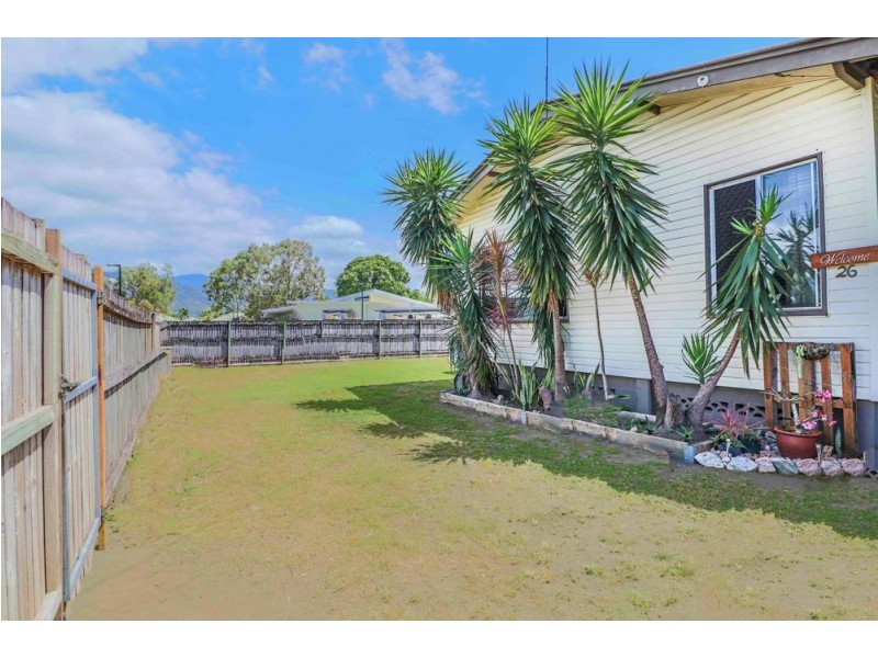 26 Warner Street, Manunda QLD 4870