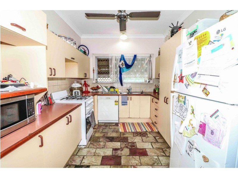 26 Warner Street, Manunda QLD 4870