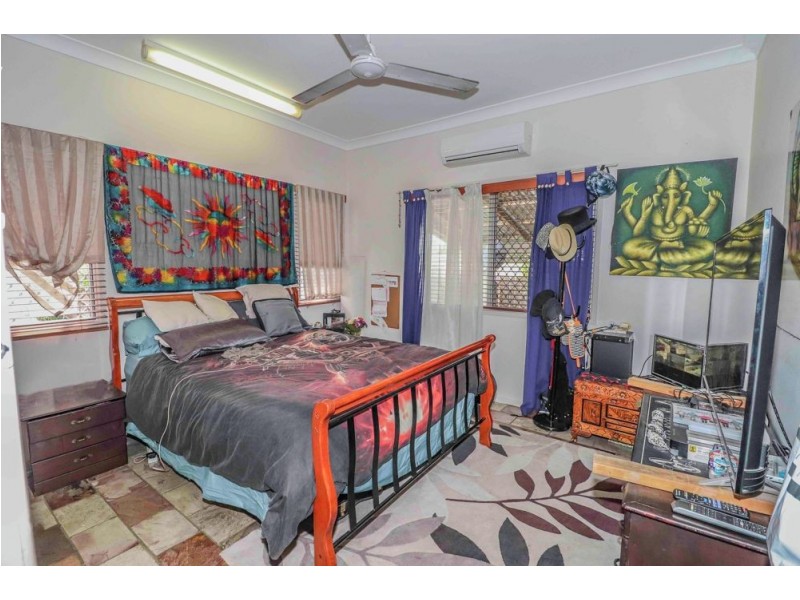 26 Warner Street, Manunda QLD 4870