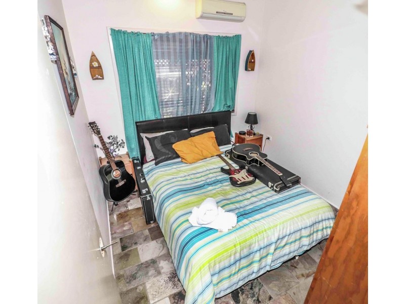 26 Warner Street, Manunda QLD 4870