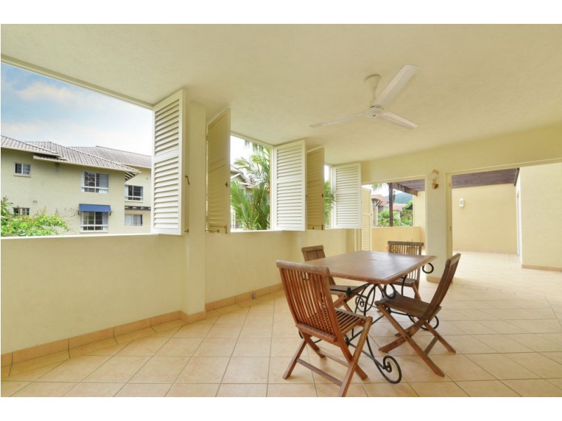 404/2 Greenslopes Street, Cairns North QLD 4870