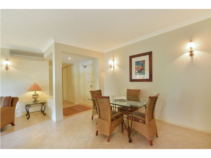 404/2 Greenslopes Street, Cairns North QLD 4870