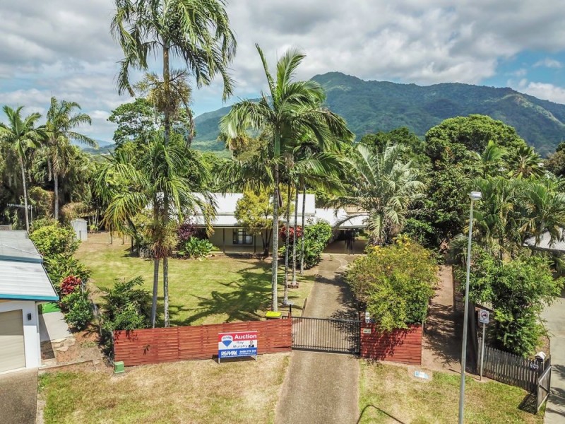 2 Melinga Close, Caravonica QLD 4878