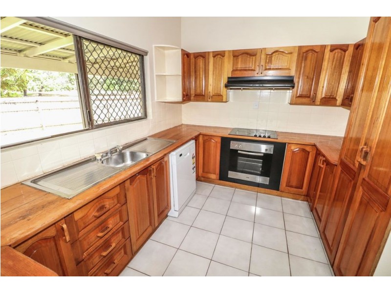 2 Melinga Close, Caravonica QLD 4878
