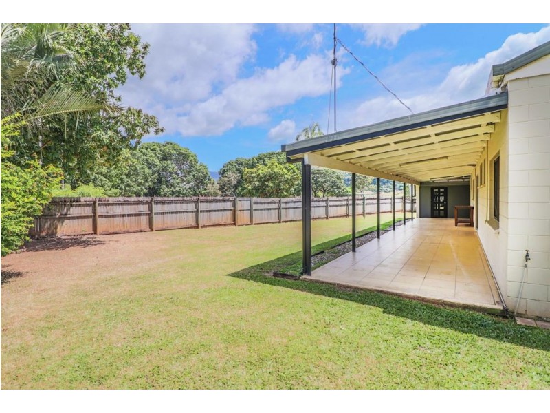 2 Melinga Close, Caravonica QLD 4878
