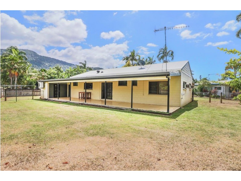 2 Melinga Close, Caravonica QLD 4878