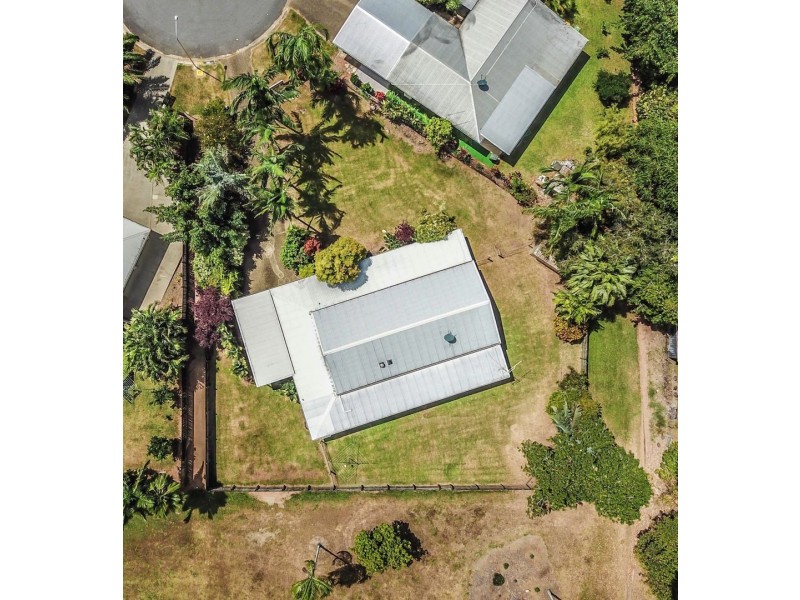 2 Melinga Close, Caravonica QLD 4878